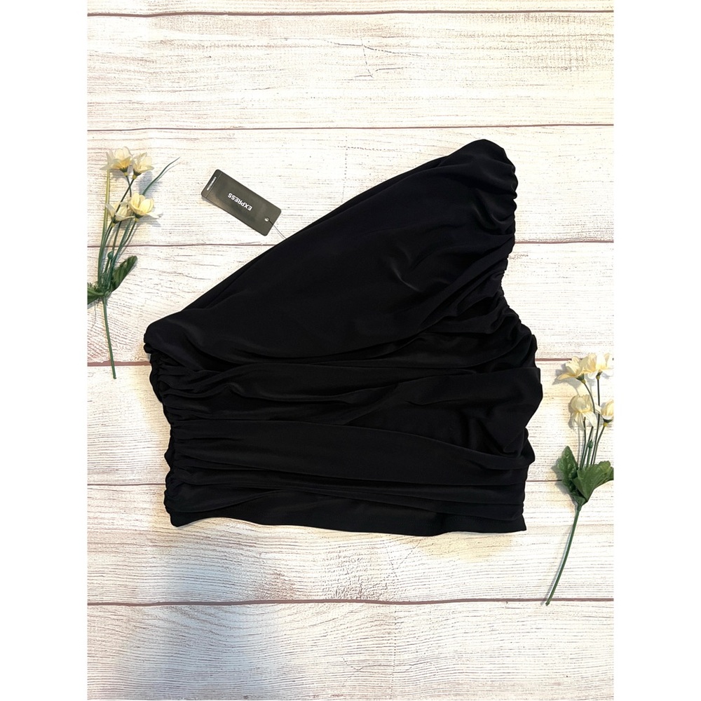 EXPRESS Fitted One Shoulder Ruched Cropped Tank - Picture 9 of 9